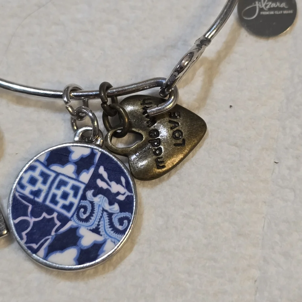 Jilzarah Charm‎ Heart Crystal Jeweled Bracelet